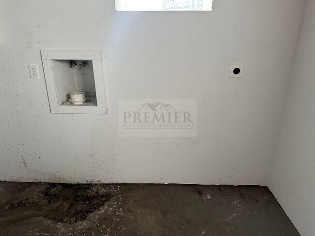 Building Photo - 10100 Blue Ridge Blvd