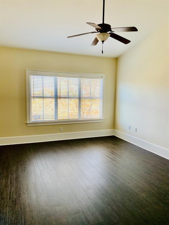 Building Photo - 5460 Glenridge View NE