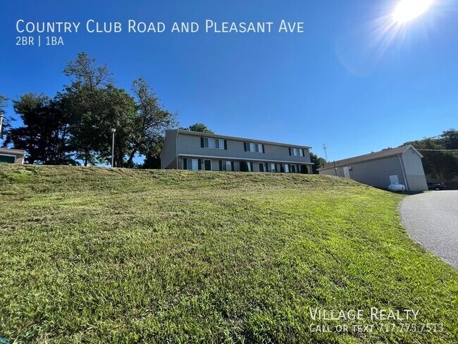 Building Photo - 617 Country Club Rd
