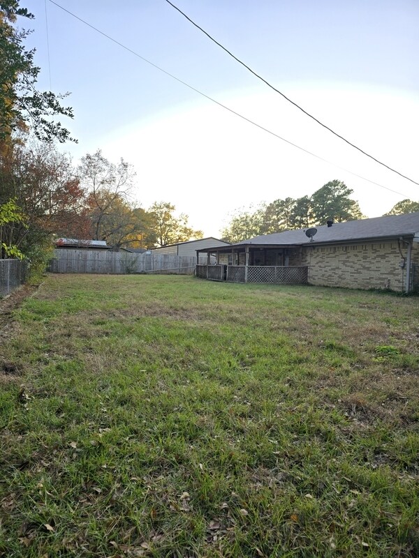 Building Photo - 1514 State Hwy 155