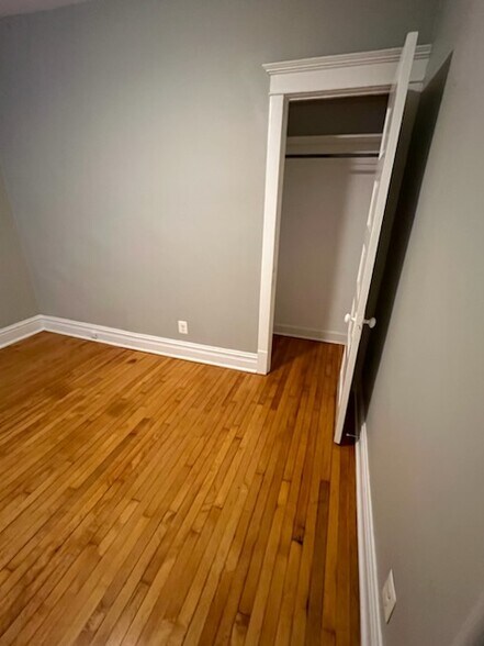 Building Photo - 132 Circle Ave