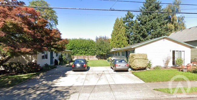 Building Photo - 2131 SE Tenino St