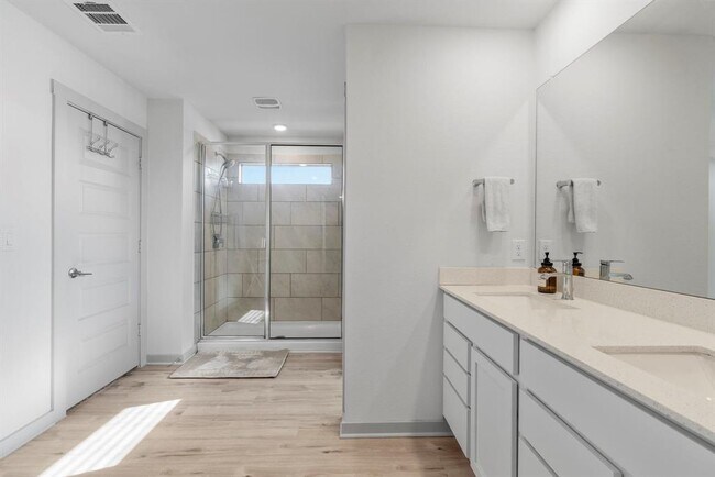 Building Photo - 217 Cupreata Ln