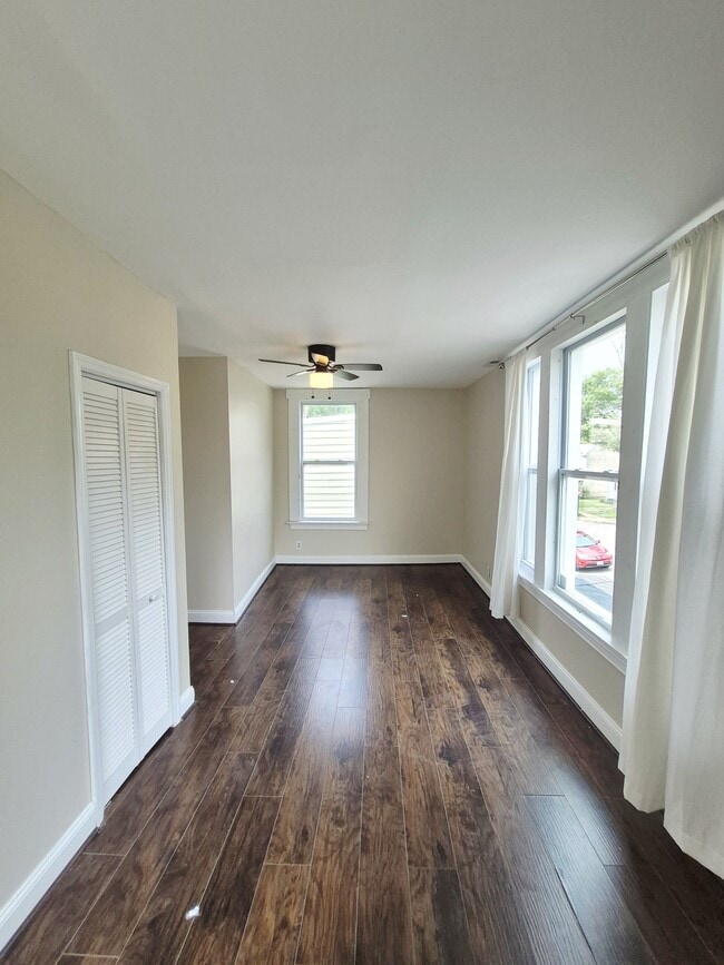 Building Photo - 711 Arnold Ave