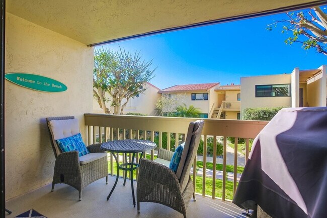 Building Photo - 453 S Sierra Ave