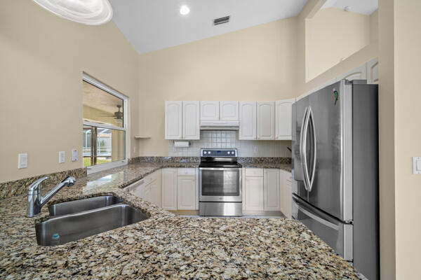 Building Photo - 5777 NW Eskimo Cir