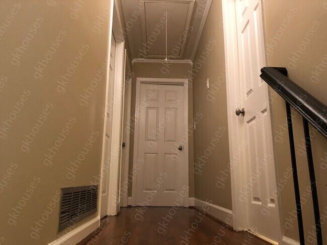 Building Photo - 2570 Northside Dr NW