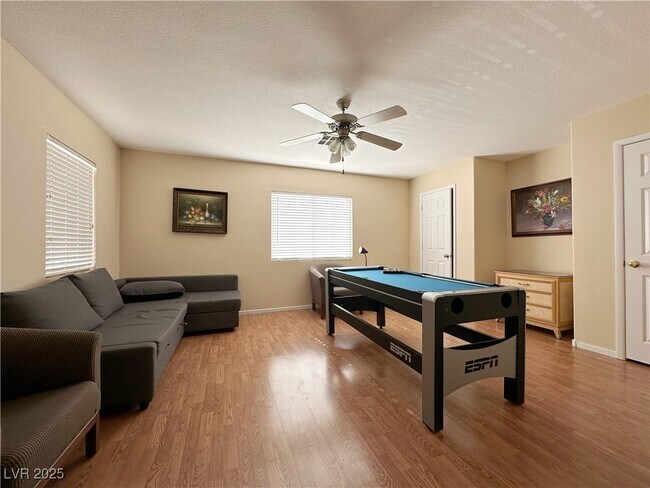 Building Photo - 7425 Mission Palm St