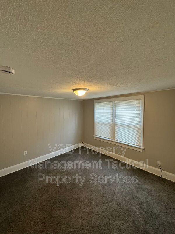 Building Photo - 2078-2018 18th St SW