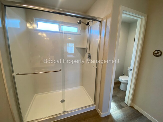Building Photo - Nicely Furnished Townhome in Indian Hills