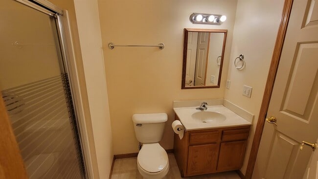 Building Photo - 6655 Windsor Commons Ave