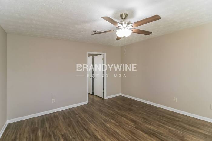 Building Photo - 6057 Dorchester Dr