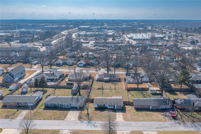 Building Photo - 1208 NE 3rd St