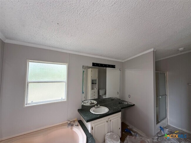 Building Photo - 230 Saddle Dr