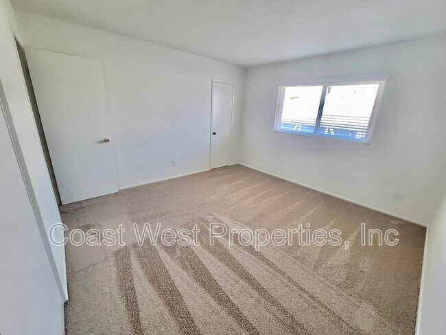 Building Photo - 1178 Cypress Ave