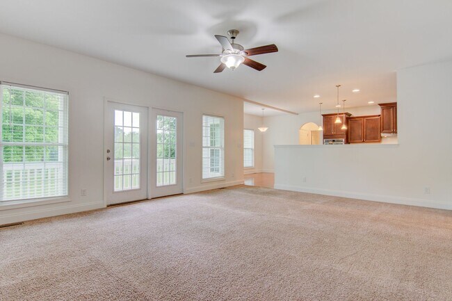 Building Photo - Charming 4 Bed, 3.5 Bath Modern Farmhouse on Expansive Land – Prime Location!