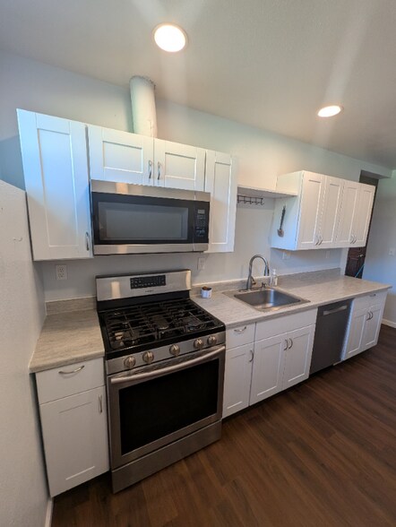 Building Photo - 228 Bellvue Dr