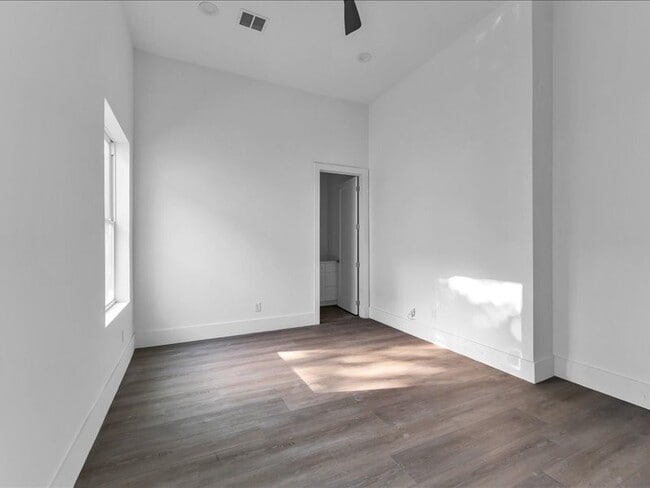Building Photo - 8115 Cedar Brush Cir