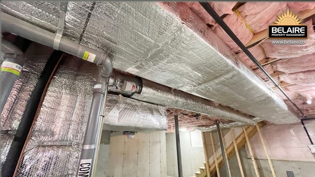 Building Photo - Cozy Country Living