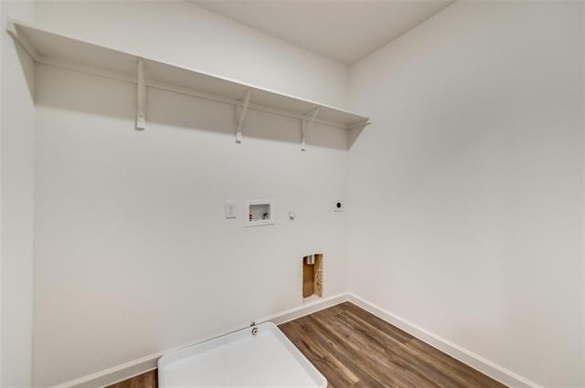 Building Photo - 828 Peach Tree Ln