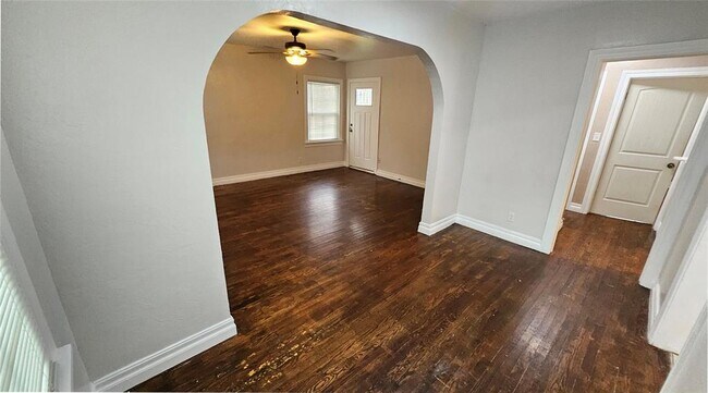 Building Photo - 2417 NW 36th Terrace