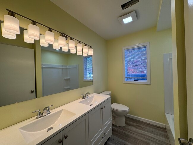 Building Photo - 31 William St