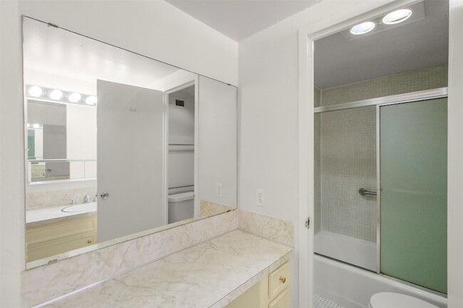 Building Photo - 7520 Hornwood Dr