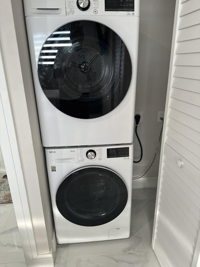 Building Photo - 3101 S Ocean Blvd