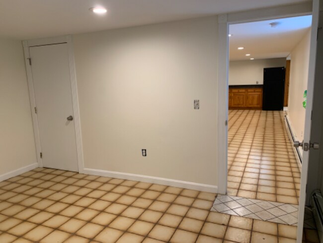 Building Photo - 36 Woodland Way