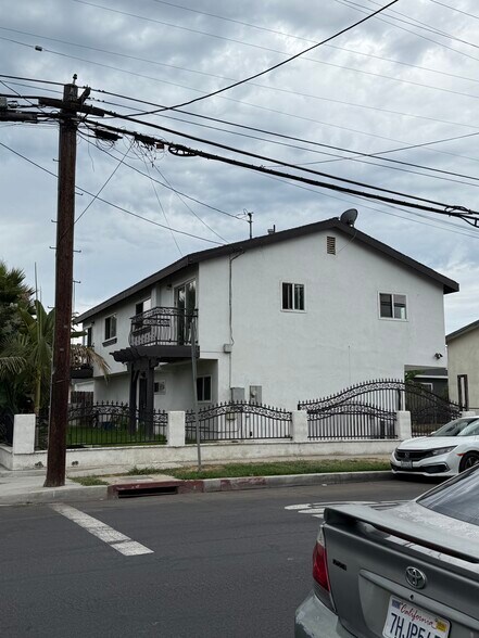 Outside Side View - 1875 Lemon Ave