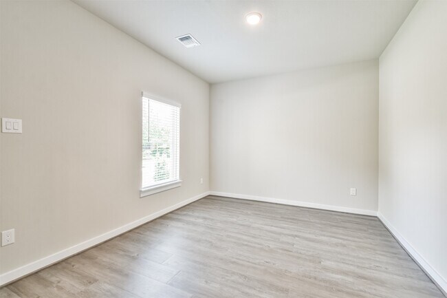 Building Photo - 118 Prairie Dawn Cir