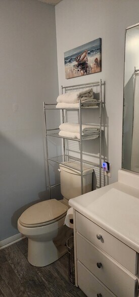 Building Photo - 147 SE Wilderness Dr