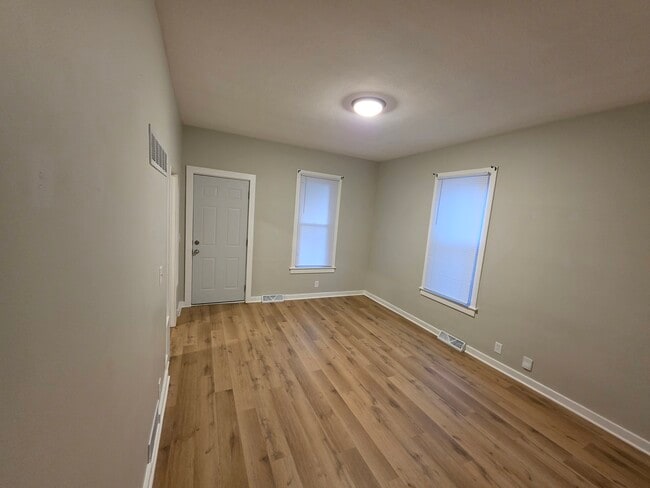 Building Photo - Beautiful 3 bedroom home for RENT