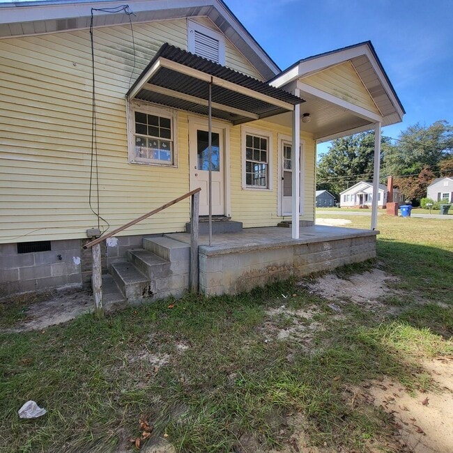 Building Photo - 120 Hillcrest Dr