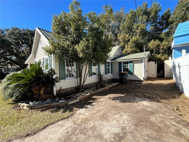 Building Photo - 303 North Way