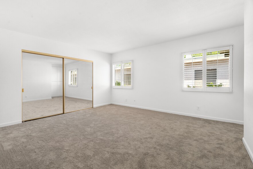 Master bedroom - 11100 Acama St