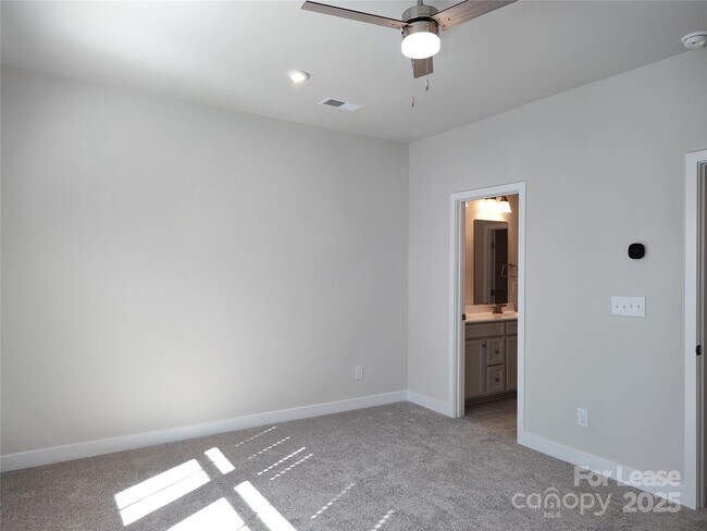 Building Photo - 6025 Fonsac Ln