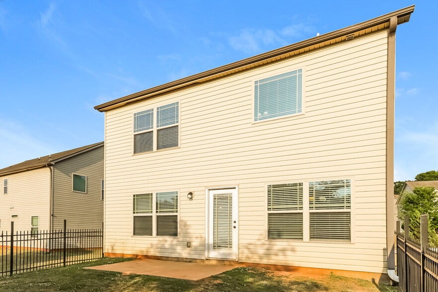 Building Photo - 1104 Jury Ct