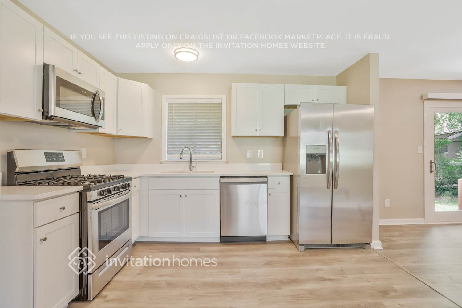 Building Photo - 2045 Devore Dr SW