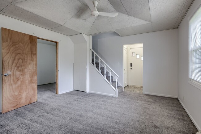 Building Photo - Cozy & Comfortable 2-Bedroom In Gretna!!