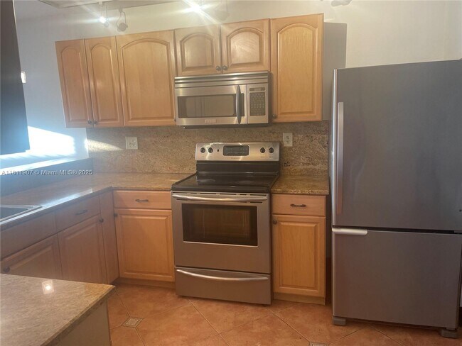 Building Photo - 9518 SW 148th Ave Cir E