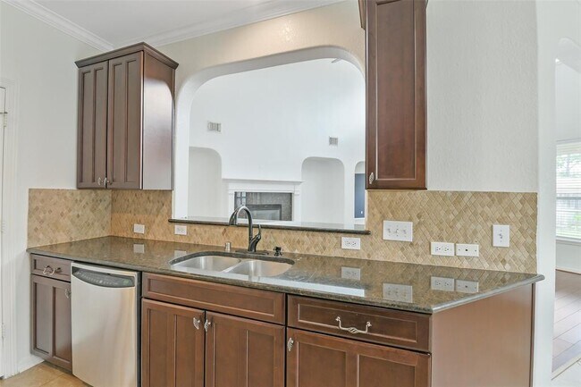 Building Photo - 20419 Windrose Bend Dr
