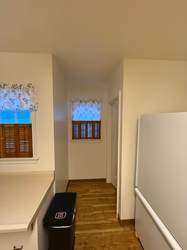 Building Photo - 355 N Cheyenne St