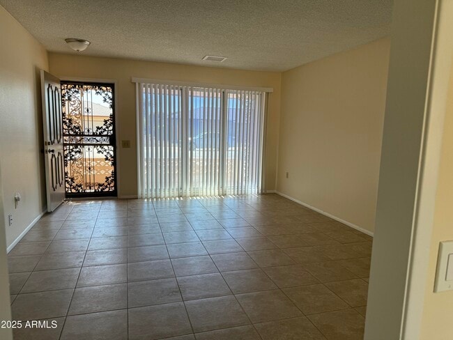 Building Photo - 9338 W Glen Oaks Cir N