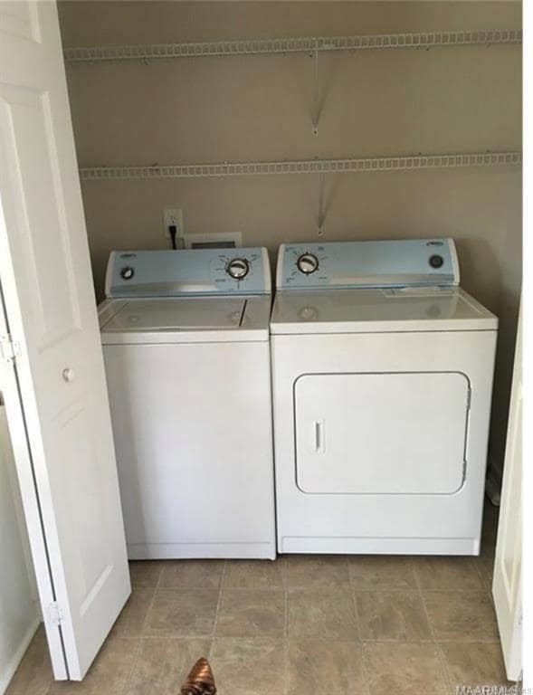 Building Photo - 8213 Dison Dr