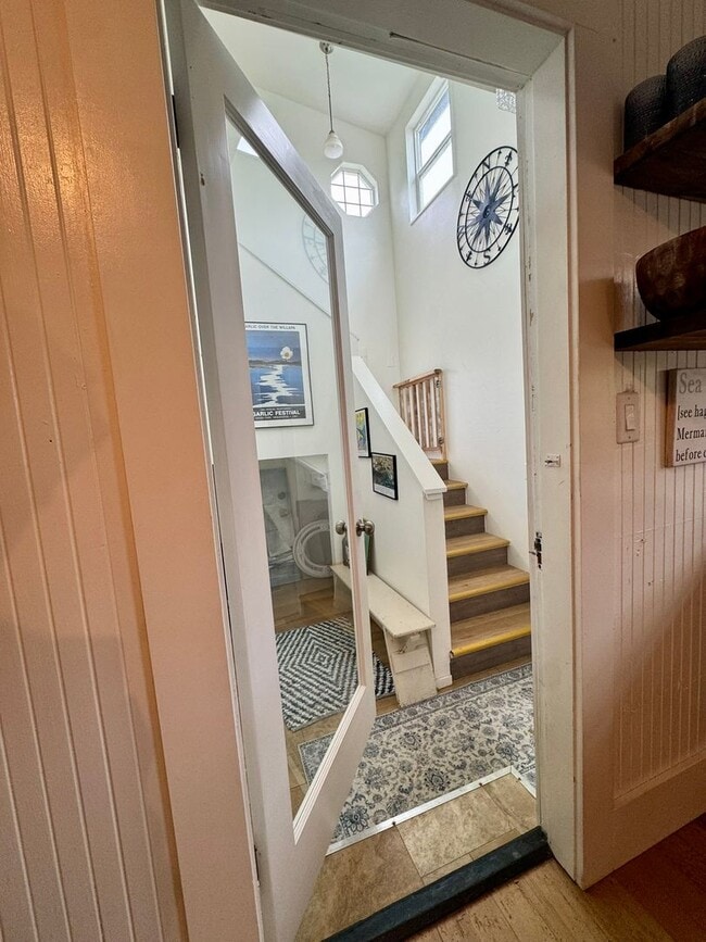 Building Photo - Black Raven Cottage in Historic Seaview ~ ...