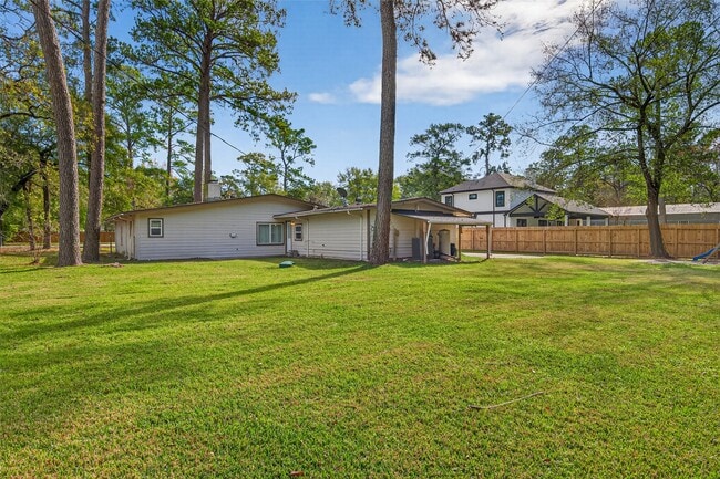 Building Photo - 11811 Beverly Dr