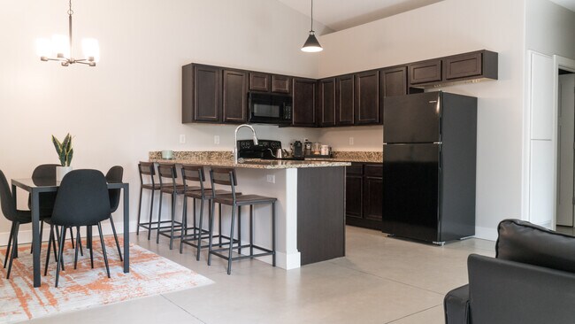 Kitchen - 902 W Onewood Pl