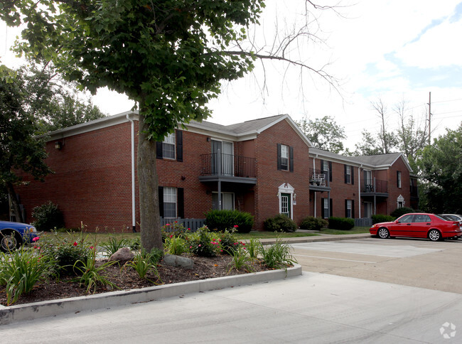Primary Photo - College Park Apartments