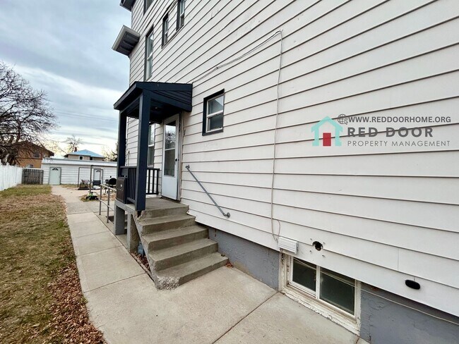 Building Photo - 1104 3rd Ave N